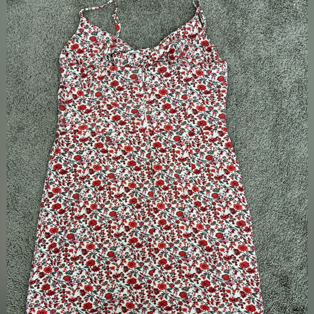Abercrombie Twist-Front Cutout Mini Dress‎ Size
Large